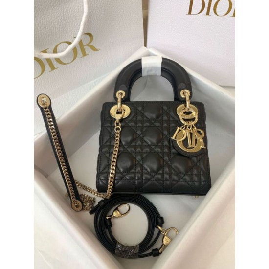 Replica Borsa Mini Lady Dior con cuciture cannage nero Imitazioni Replica Borsa Mini Lady Dior con cuciture cannage nero