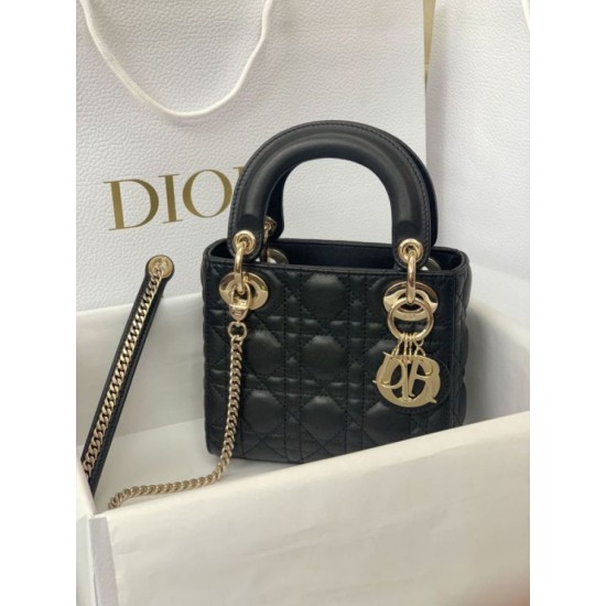 Replica Borsa Mini Lady Dior con cuciture cannage nero Imitazioni Replica Borsa Mini Lady Dior con cuciture cannage nero