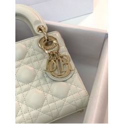 Borsa Mini Lady Dior con cuciture cannage bianco Borsa Mini Lady Dior con cuciture cannage bianco