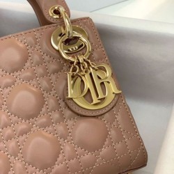 Replica Borsa Mini Lady Dior con cuciture cannage rosa Imitazioni Replica Borsa Mini Lady Dior con cuciture cannage rosa