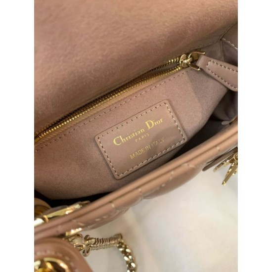 Replica Borsa Mini Lady Dior con cuciture cannage rosa Imitazioni Replica Borsa Mini Lady Dior con cuciture cannage rosa