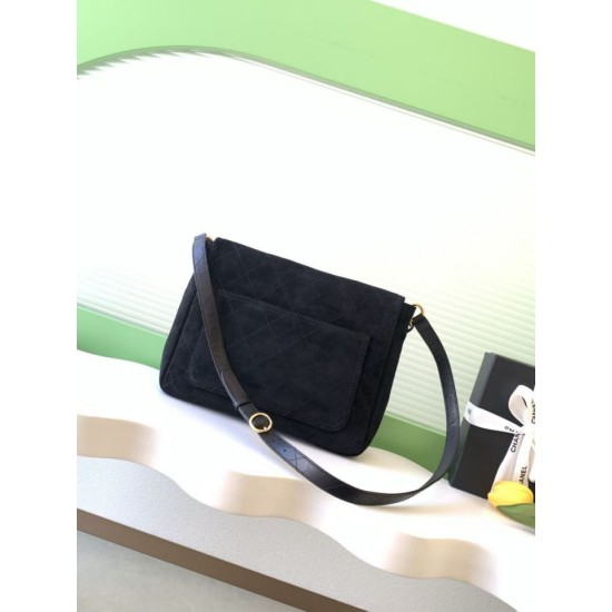 Replica Borsa hobo Chanel 26c AS5886 scamosciata trapuntata nero Imitazioni Replica Borsa hobo Chanel 26c AS5886 scamosciata trapuntata nero