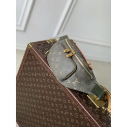 Borse a tracolla Louis Vuitton M26933 Rush Bumbag Uomo verde Borse a tracolla Louis Vuitton M26933 Rush Bumbag Uomo verde
