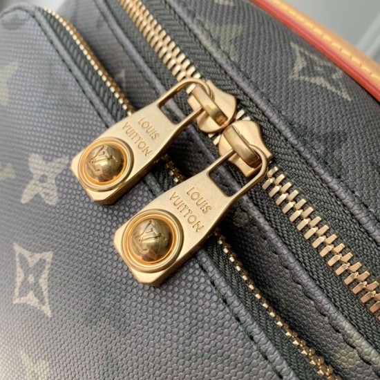 Replica Borsa a tracolla Louis Vuitton M26933 Rush Bumbag Uomo verde Imitazioni Replica Borsa a tracolla Louis Vuitton M26933 Rush Bumbag Uomo verde