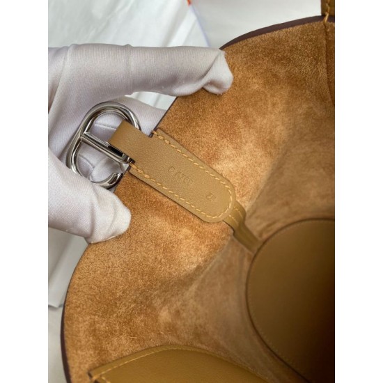 Replica Borsa tote Hermes In The Loop 18 fatta a mano marrone Clemence Imitazioni Replica Borsa tote Hermes In The Loop 18 fatta a mano marrone Clemence
