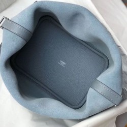 Replica Borsa Tote Hermes Picotin Lock 18/22 Blu Clemence Imitazioni Replica Borsa Tote Hermes Picotin Lock 18/22 Blu Clemence