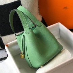Replica Borsa Tote Hermes Picotin Lock 18/22 Verde Clemence Imitazioni Replica Borsa Tote Hermes Picotin Lock 18/22 Verde Clemence