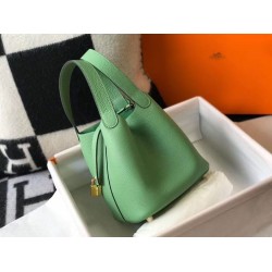 Borsa Tote Hermes Picotin Lock 18/22 Verde Clemence Borsa Tote Hermes Picotin Lock 18/22 Verde Clemence