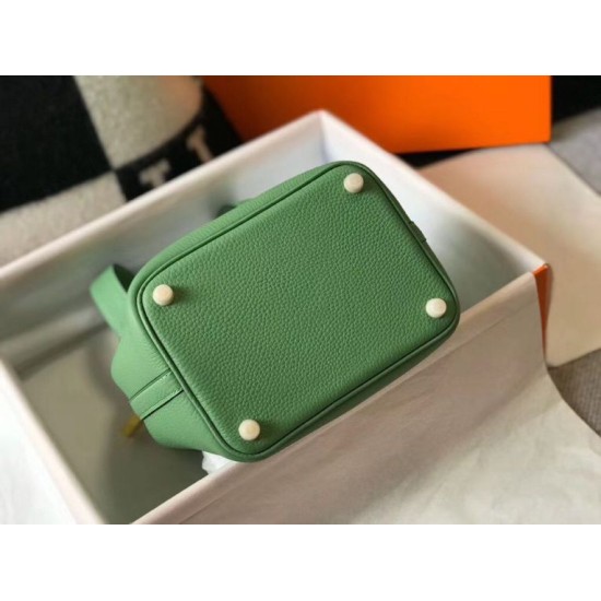 Replica Borsa Tote Hermes Picotin Lock 18/22 Verde Clemence Imitazioni Replica Borsa Tote Hermes Picotin Lock 18/22 Verde Clemence