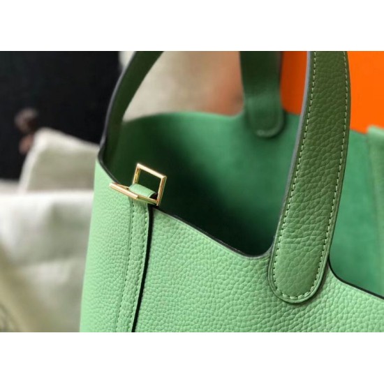 Replica Borsa Tote Hermes Picotin Lock 18/22 Verde Clemence Imitazioni Replica Borsa Tote Hermes Picotin Lock 18/22 Verde Clemence