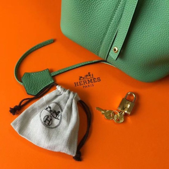 Replica Borsa Tote Hermes Picotin Lock 18/22 Verde Clemence Imitazioni Replica Borsa Tote Hermes Picotin Lock 18/22 Verde Clemence