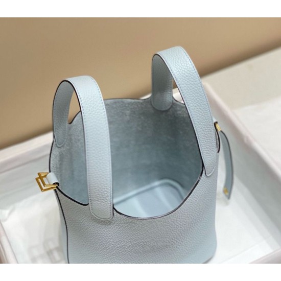 Replica Borse Imitazioni Tote Hermes Picotin Lock 18/22 Azzurro Clemence Imitazioni Replica Borse Imitazioni Tote Hermes Picotin Lock 18/22 Azzurro Clemence
