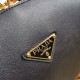 Replica Borsa a tracolla Prada con logo triangolare nero Riproduzione Fedele Borsa a tracolla Prada con logo triangolare nero imitazioni