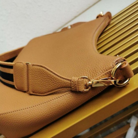 Replica Borsa a tracolla Prada Granata Marrone Riproduzione Fedele Borsa a tracolla Prada Granata Marrone imitazioni