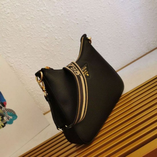 Replica Borsa a tracolla Prada Granata Nera Riproduzione Fedele Borsa a tracolla Prada Granata Nera imitazioni