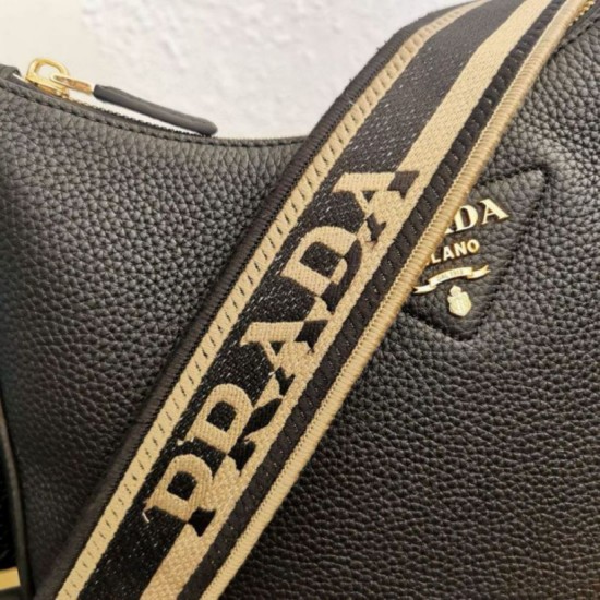 Replica Borsa a tracolla Prada Granata Nera Riproduzione Fedele Borsa a tracolla Prada Granata Nera imitazioni
