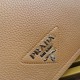 Replica Imitazione Borsa 1:1 a tracolla piccola Prada Flap Granata Marrone Riproduzione Fedele Imitazione Borsa Replica a tracolla piccola Prada Flap Granata Marrone imitazioni