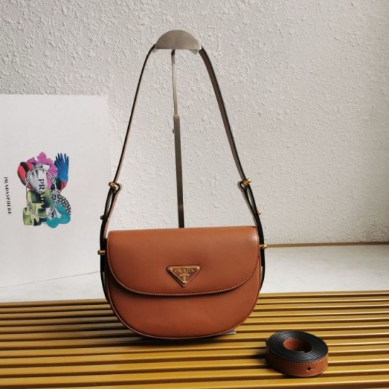 Replica Prada Arque Shoulder Bag con Flap Brown Riproduzione Fedele Prada Arque Shoulder Bag con Flap Brown imitazioni