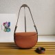 Replica Prada Arque Shoulder Bag con Flap Brown Riproduzione Fedele Prada Arque Shoulder Bag con Flap Brown imitazioni
