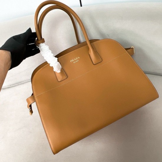 Replica Imitazione Prada Large Tote Bag con Fibbie Marrone Riproduzione Fedele Imitazione Prada Large Tote Bag con Fibbie Marrone imitazioni