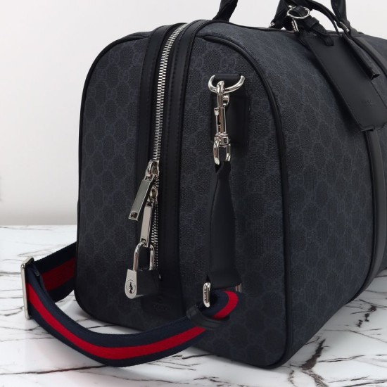 Replica Gucci Men GG Supreme Duffle Bag 792074 Nero Riproduzione Fedele Gucci Men GG Supreme Duffle Bag 792074 Nero imitazioni