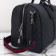Replica Gucci Men GG Supreme Duffle Bag 792074 Nero Riproduzione Fedele Gucci Men GG Supreme Duffle Bag 792074 Nero imitazioni