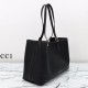 Replica Borse tote media Gucci GG Emblem 815213 nero Riproduzione Fedele Borse Replica tote media Gucci GG Emblem 815213 nero imitazioni
