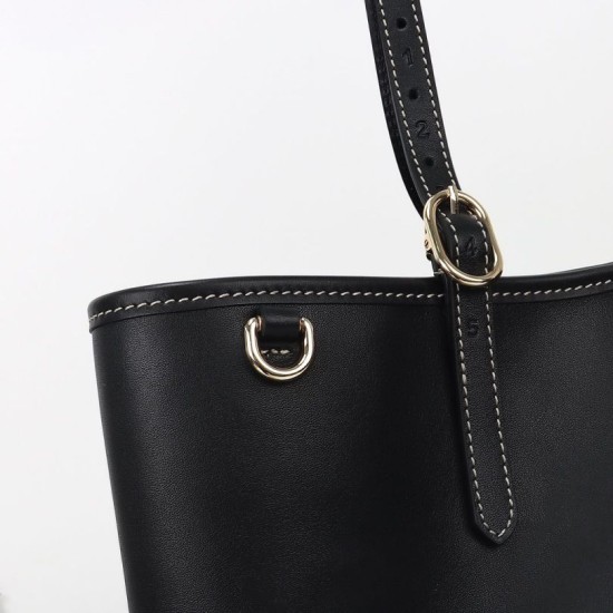 Replica Borse tote media Gucci GG Emblem 815213 nero Riproduzione Fedele Borse Replica tote media Gucci GG Emblem 815213 nero imitazioni