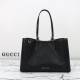 Replica Borse tote media Gucci GG Emblem 815213 nero Riproduzione Fedele Borse Replica tote media Gucci GG Emblem 815213 nero imitazioni