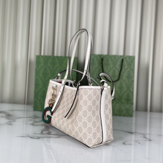 Replica Borsa tote piccola Gucci GG Emblem 815214 Beige Riproduzione Fedele Borsa tote piccola Gucci GG Emblem 815214 Beige imitazioni