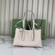 Replica Borsa tote piccola Gucci GG Emblem 815214 Beige Riproduzione Fedele Borsa tote piccola Gucci GG Emblem 815214 Beige imitazioni