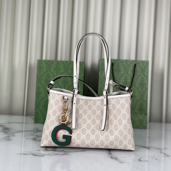 Replica Borsa tote piccola Gucci GG Emblem 815214 Beige Riproduzione Fedele Borsa tote piccola Gucci GG Emblem 815214 Beige imitazioni