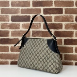 Replica Borsa a tracolla media Gucci GG Emblem 815217 nero Riproduzione Fedele Borsa a tracolla media Gucci GG Emblem 815217 nero imitazioni