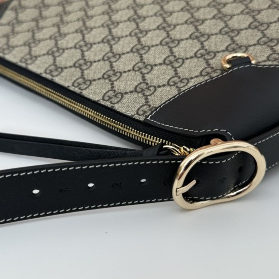 Replica Borsa a tracolla media Gucci GG Emblem 815217 nero Riproduzione Fedele Borsa a tracolla media Gucci GG Emblem 815217 nero imitazioni