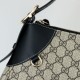 Replica Borsa a tracolla media Gucci GG Emblem 815217 nero Riproduzione Fedele Borsa a tracolla media Gucci GG Emblem 815217 nero imitazioni