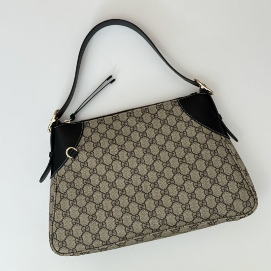 Replica Borsa a tracolla media Gucci GG Emblem 815217 nero Riproduzione Fedele Borsa a tracolla media Gucci GG Emblem 815217 nero imitazioni