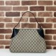 Replica Borsa a tracolla media Gucci GG Emblem 815217 nero Riproduzione Fedele Borsa a tracolla media Gucci GG Emblem 815217 nero imitazioni