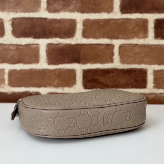 Replica Gucci 815409 GG Emblem borsa a tracolla piccola mezzaluna Talpa Riproduzione Fedele Gucci 815409 GG Emblem borsa a tracolla piccola mezzaluna Talpa imitazioni