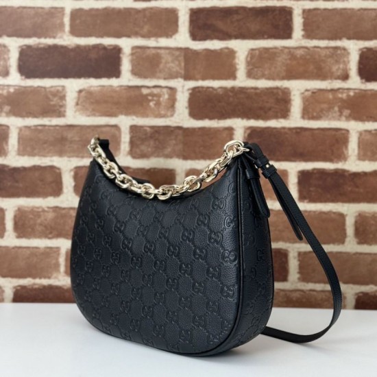 Replica Gucci 820453 Borsa a tracolla media GG Emblem Nero Riproduzione Fedele Gucci 820453 Borsa a tracolla media GG Emblem Nero imitazioni