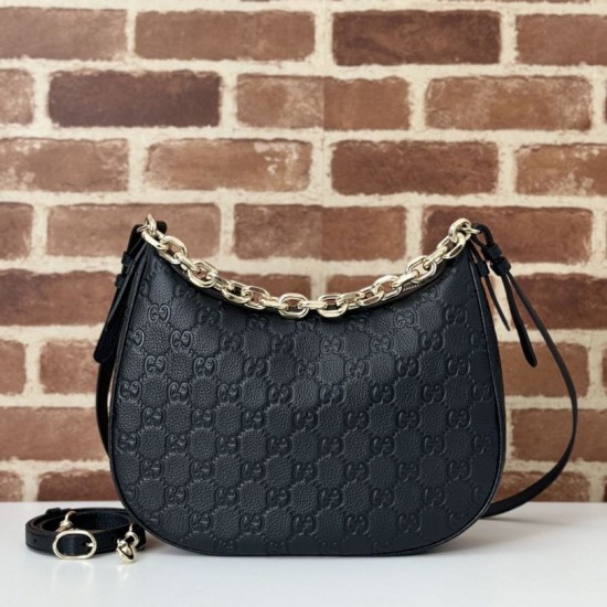 Replica Gucci 820453 Borsa a tracolla media GG Emblem Nero Riproduzione Fedele Gucci 820453 Borsa a tracolla media GG Emblem Nero imitazioni