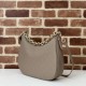 Replica Gucci 820453 GG Emblem borsa a tracolla media Talpa Riproduzione Fedele Gucci 820453 GG Emblem borsa a tracolla media Talpa imitazioni
