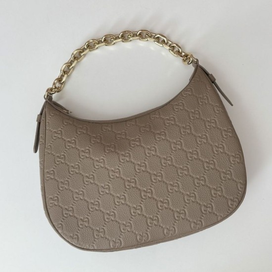 Replica Gucci 820453 GG Emblem borsa a tracolla media Talpa Riproduzione Fedele Gucci 820453 GG Emblem borsa a tracolla media Talpa imitazioni