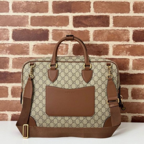 Replica Gucci 821149 Borsa a tracolla media GG Emblem Marrone Riproduzione Fedele Gucci 821149 Borsa a tracolla media GG Emblem Marrone imitazioni