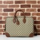 Replica Gucci 821149 Borsa a tracolla media GG Emblem Marrone Riproduzione Fedele Gucci 821149 Borsa a tracolla media GG Emblem Marrone imitazioni