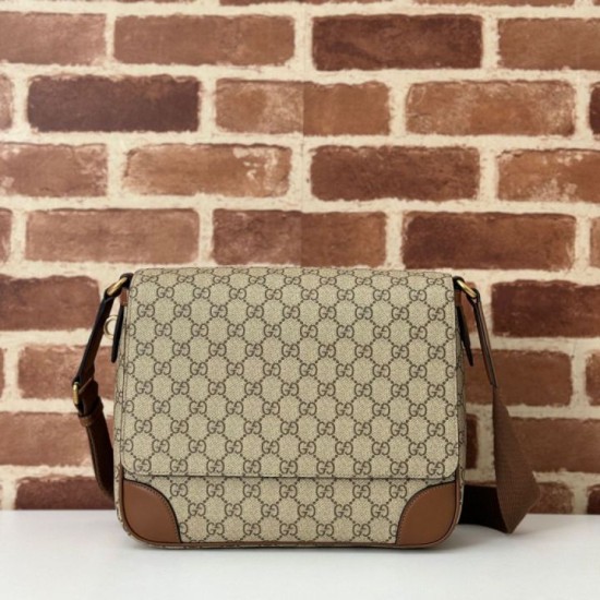 Riproduzione Fedele Gucci 821154 Replica Perfetta a tracolla media GG Emblem Uomo Marrone imitazioni