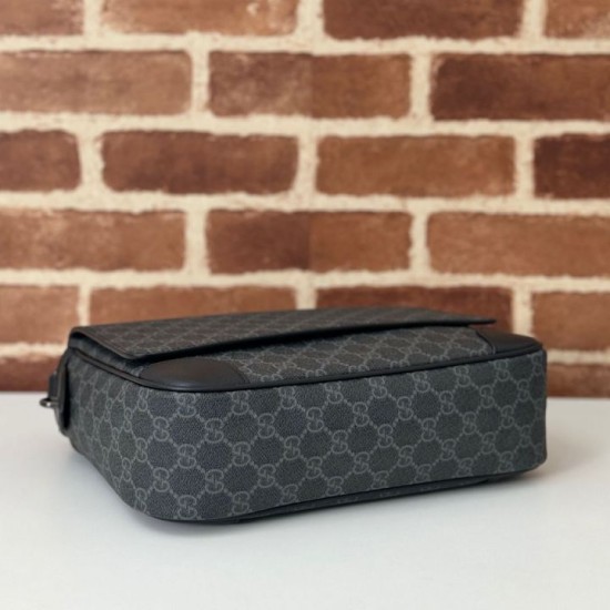 Replica Gucci 821154 Borsa a tracolla media GG Emblem Nero Riproduzione Fedele Gucci 821154 Borsa a tracolla media GG Emblem Nero imitazioni