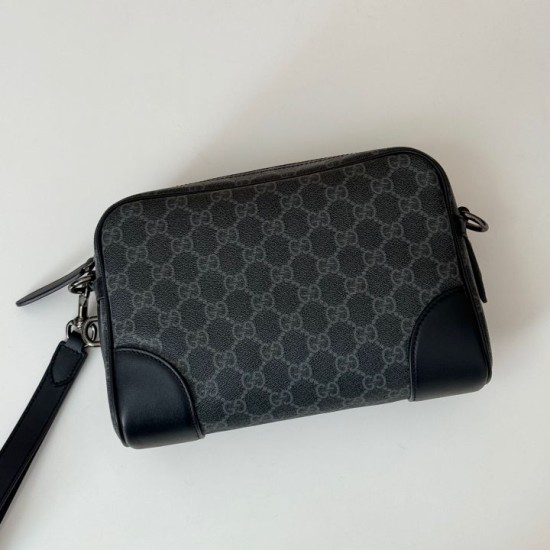 Replica Gucci 821155 GG Emblem piccola borsa a tracolla Nero Riproduzione Fedele Gucci 821155 GG Emblem piccola borsa a tracolla Nero imitazioni