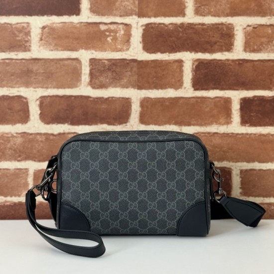 Replica Gucci 821155 GG Emblem piccola borsa a tracolla Nero Riproduzione Fedele Gucci 821155 GG Emblem piccola borsa a tracolla Nero imitazioni