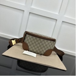 Dettagli perfetti Gucci GG Emblem Marsupio medio 821162 Marrone