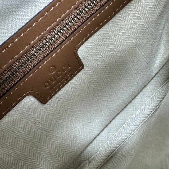 Replica Dettagli perfetti Gucci GG Emblem Marsupio medio 821162 Marrone Riproduzione Fedele Dettagli perfetti Gucci GG Emblem Marsupio medio 821162 Marrone imitazioni